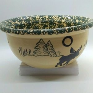 Vintage moose Munch serving bowl, green sponge painted folk art pottery, 9 in